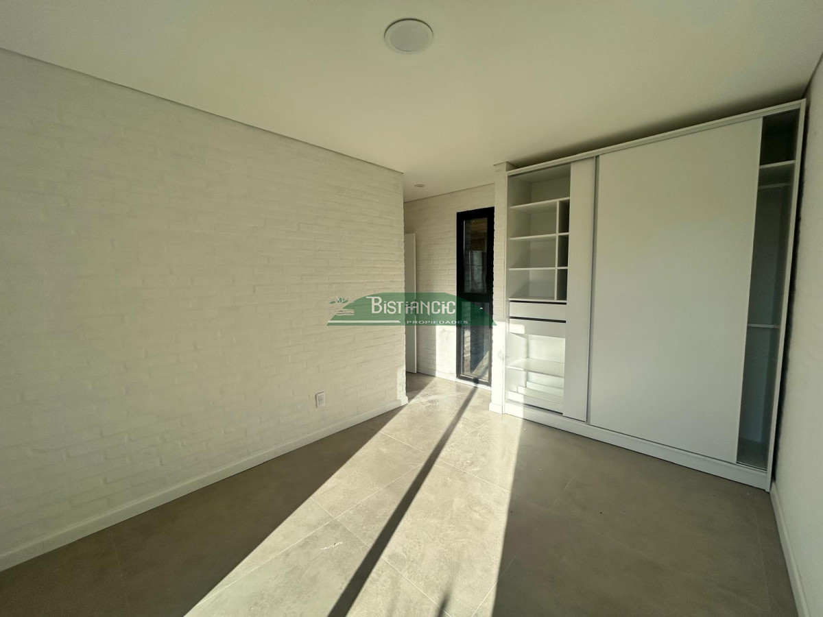 Casa ID.2958 - Casa a estrenar en Pinares , 3 dorm, 2 baños ( 1 en suite), salida con parrillero y pergola. 