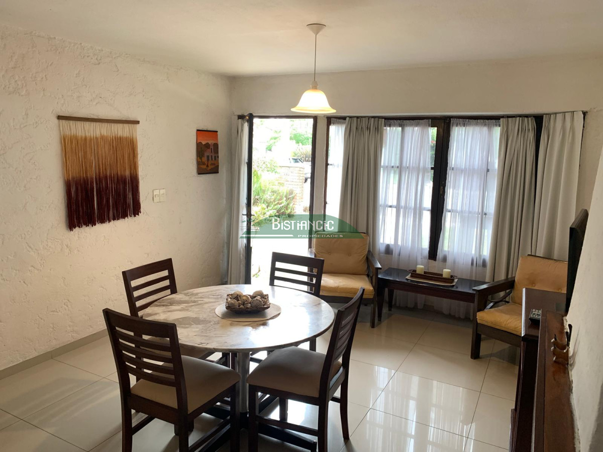 Casa ID.616 - Alquilo invernal casa 2 dorm, 1 baño, estufa y aire acond, cochera y parrillero. $24.000