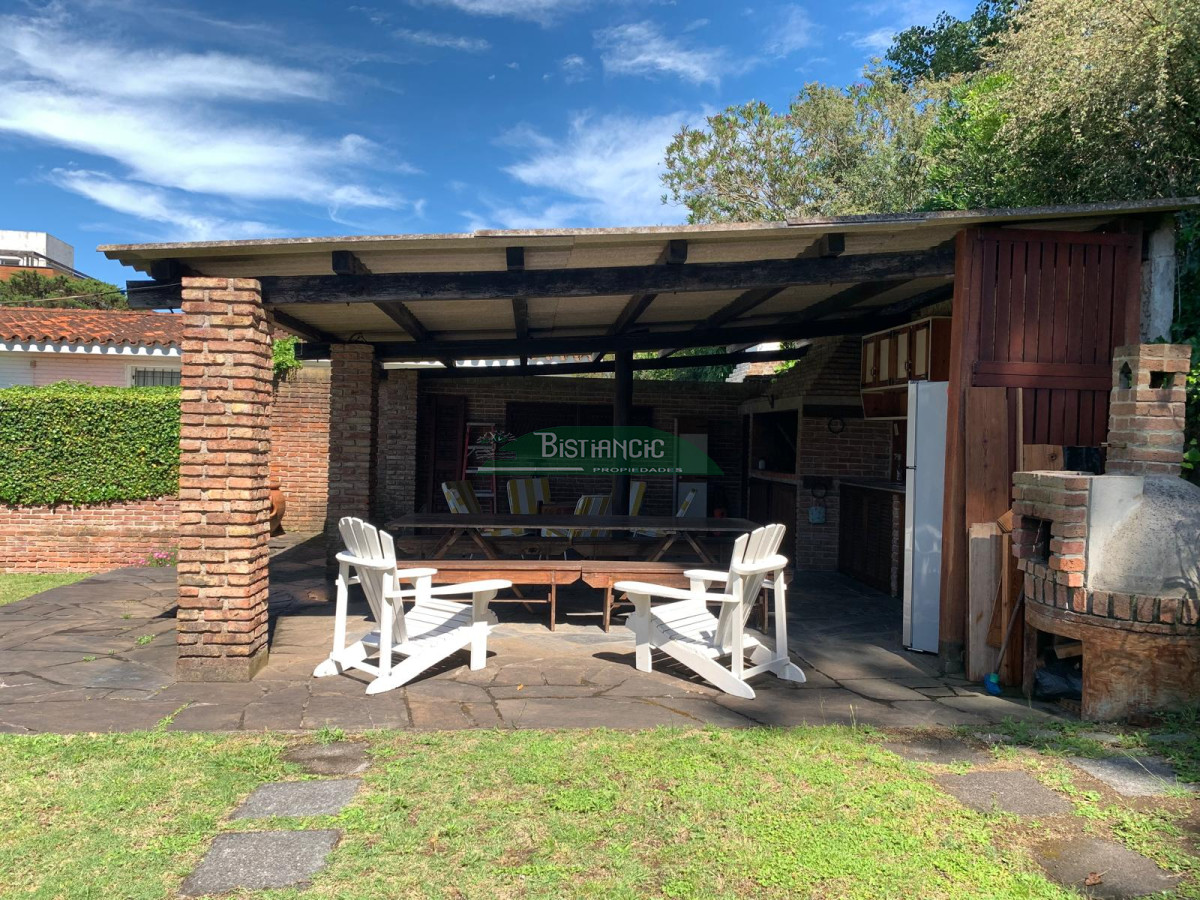 Casa ID.2927 - Alquiler de temporada, Casa de 3 dormitorios + 1 de servicio.  Con gran barbacoa
