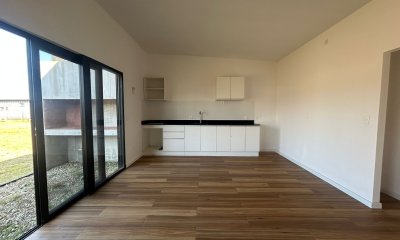 Casa a estrenar en venta, fraccionamiento Miradores. 2 dorm. Alquiler con opción a compra