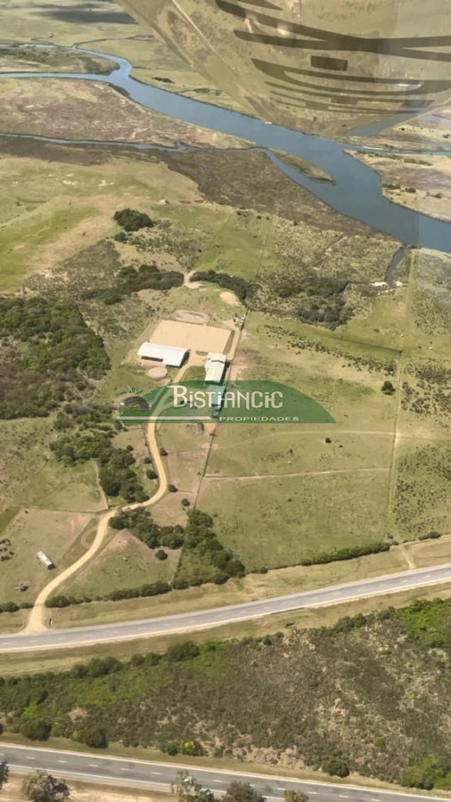 Chacra ID.2992 - Chacra cerca de Pta del Este, con mejoras, caminos, caballerizas y afines.  