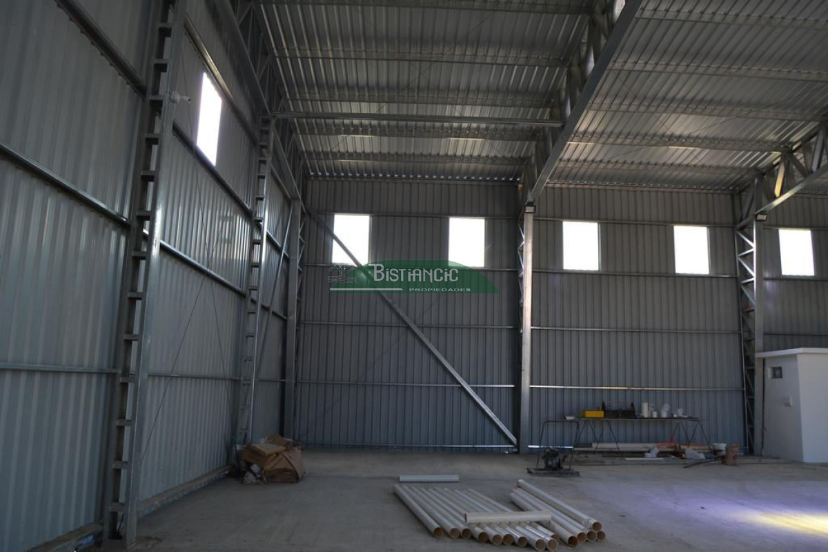 Galpones próximo a ruta 39, 600 m2 a estrenar - GoPunta - Portal Inmobiliario de Punta del Este - Maldonado