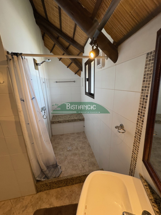 Local Comercial ID.2989 - Restoran en Punta del Diablo frente al mar, con vivienda. Playa de los Pescadores