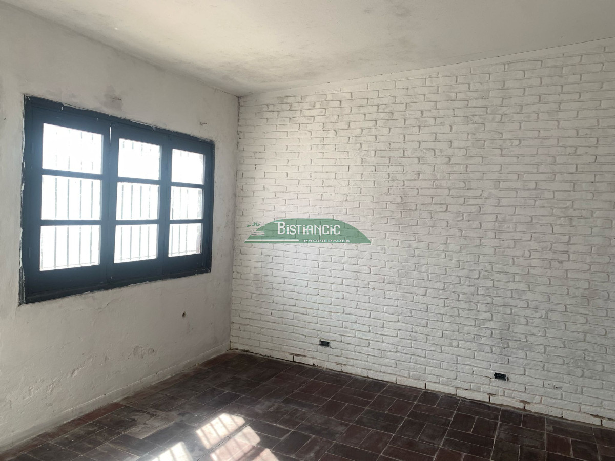 Local Comercial ID.1875 - Local casi peatonal Sarandí por Ituzaingó