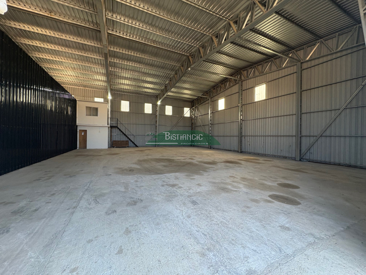 Local Comercial ID.2921 - Galpon próximo a ruta 39, 300 m2 con oficina y baño, cerco perimetral, etc. Alquiler US$ 2350