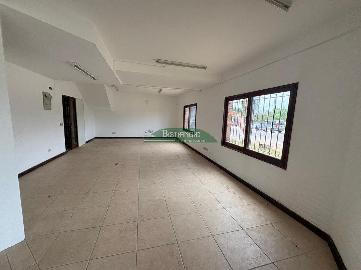 Local Comercial ID.3010 - Local comercial en Alquiler anual, sobre Av. Aparicio Saravia 