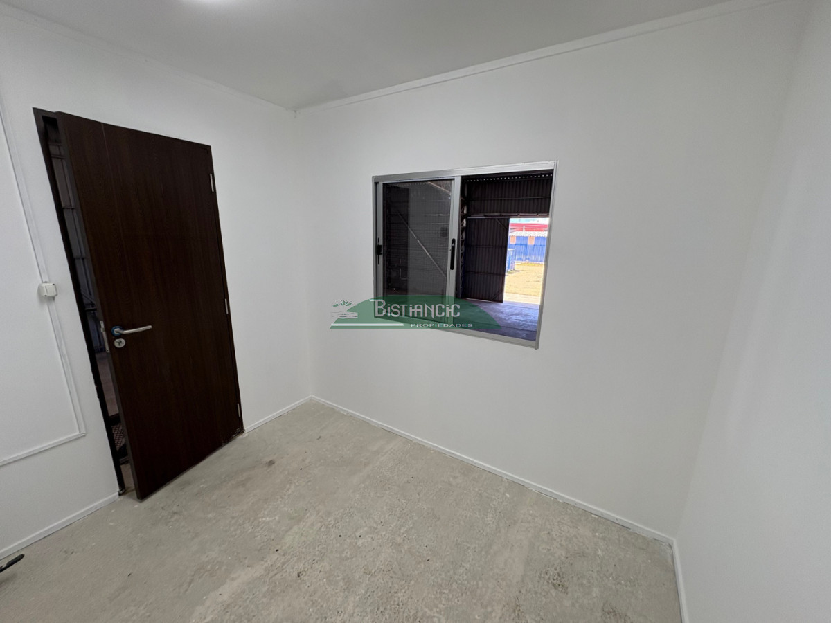 Local Comercial ID.2921 - Galpon próximo a ruta 39, 300 m2 con oficina y baño, cerco perimetral, etc. Alquiler US$ 2350