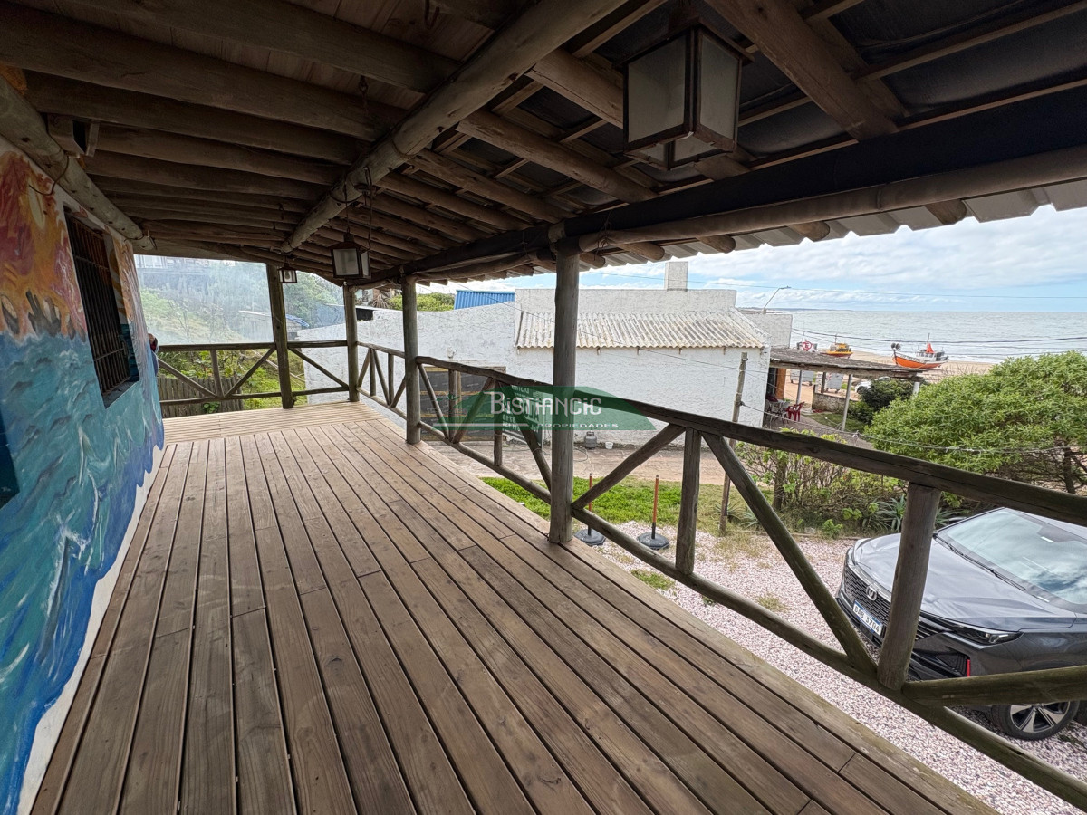 Local Comercial ID.2989 - Restoran en Punta del Diablo frente al mar, con vivienda. Playa de los Pescadores