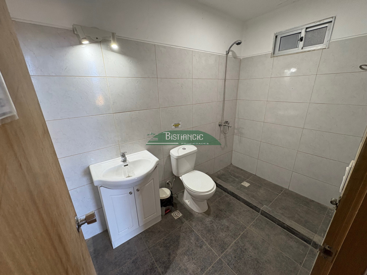 Local Comercial ID.2921 - Galpon próximo a ruta 39, 300 m2 con oficina y baño, cerco perimetral, etc. Alquiler US$ 2350