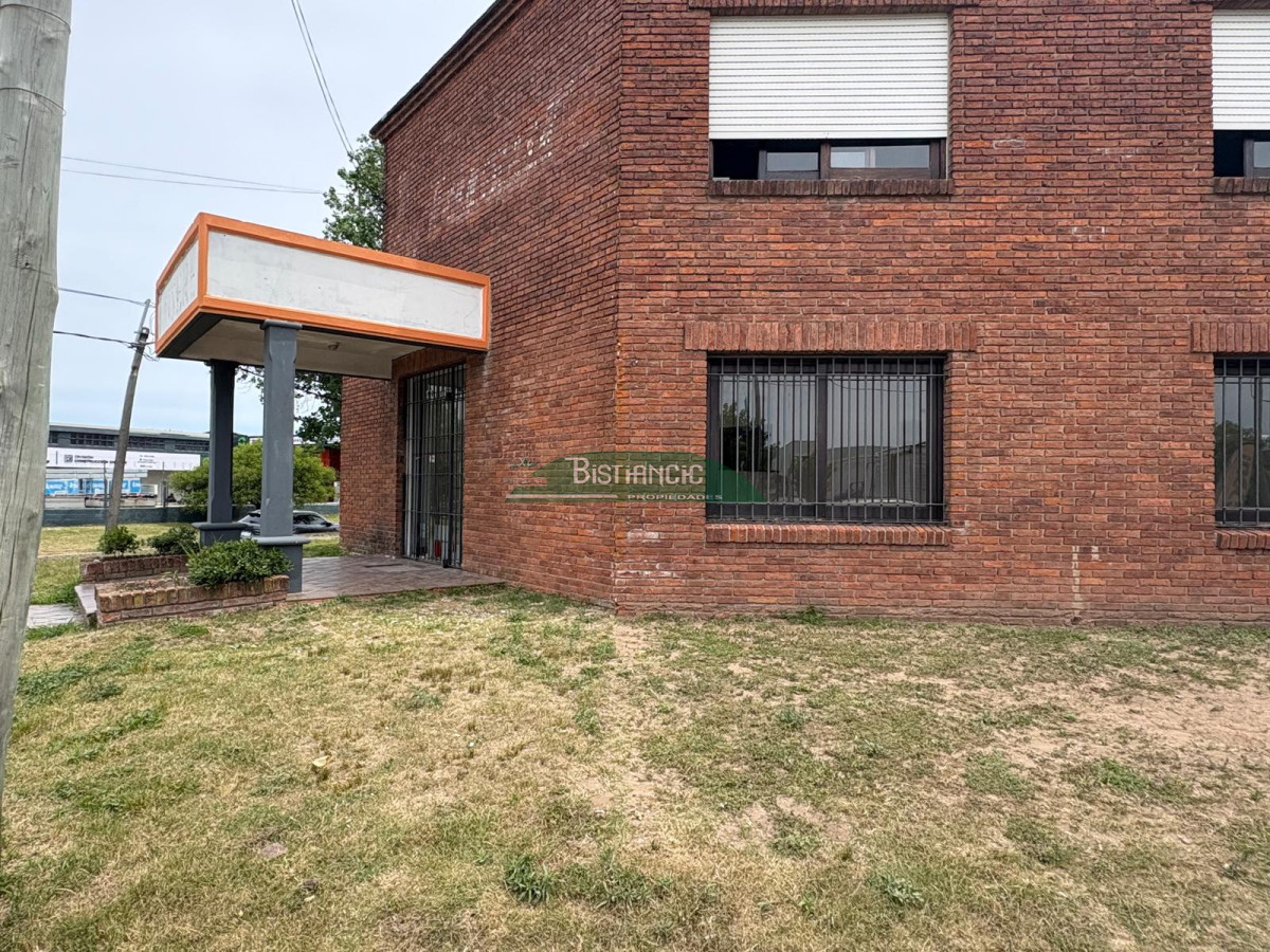 Local Comercial ID.3010 - Local comercial en Alquiler anual, sobre Av. Aparicio Saravia 