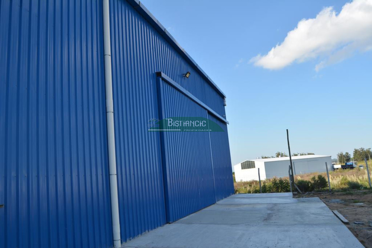 Local Comercial ID.2921 - Galpon próximo a ruta 39, 300 m2 con oficina y baño, cerco perimetral, etc. Alquiler US$ 2350