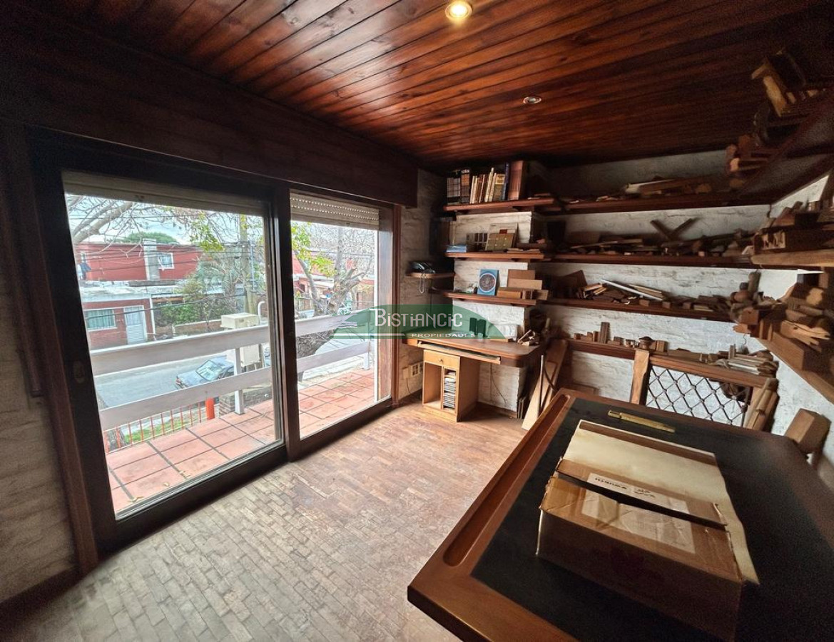 Local Comercial ID.2848 - Galpón de 500 m2 con oficina y lugar para vehículos , cerca del centro de Maldonado. Alquiler US$ 2300., Venta US$ 310.000. Consulte