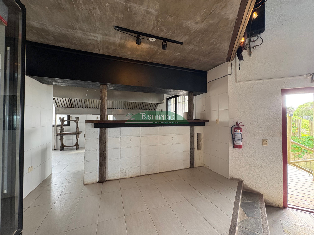 Local Comercial ID.2989 - Restoran en Punta del Diablo frente al mar, con vivienda. Playa de los Pescadores