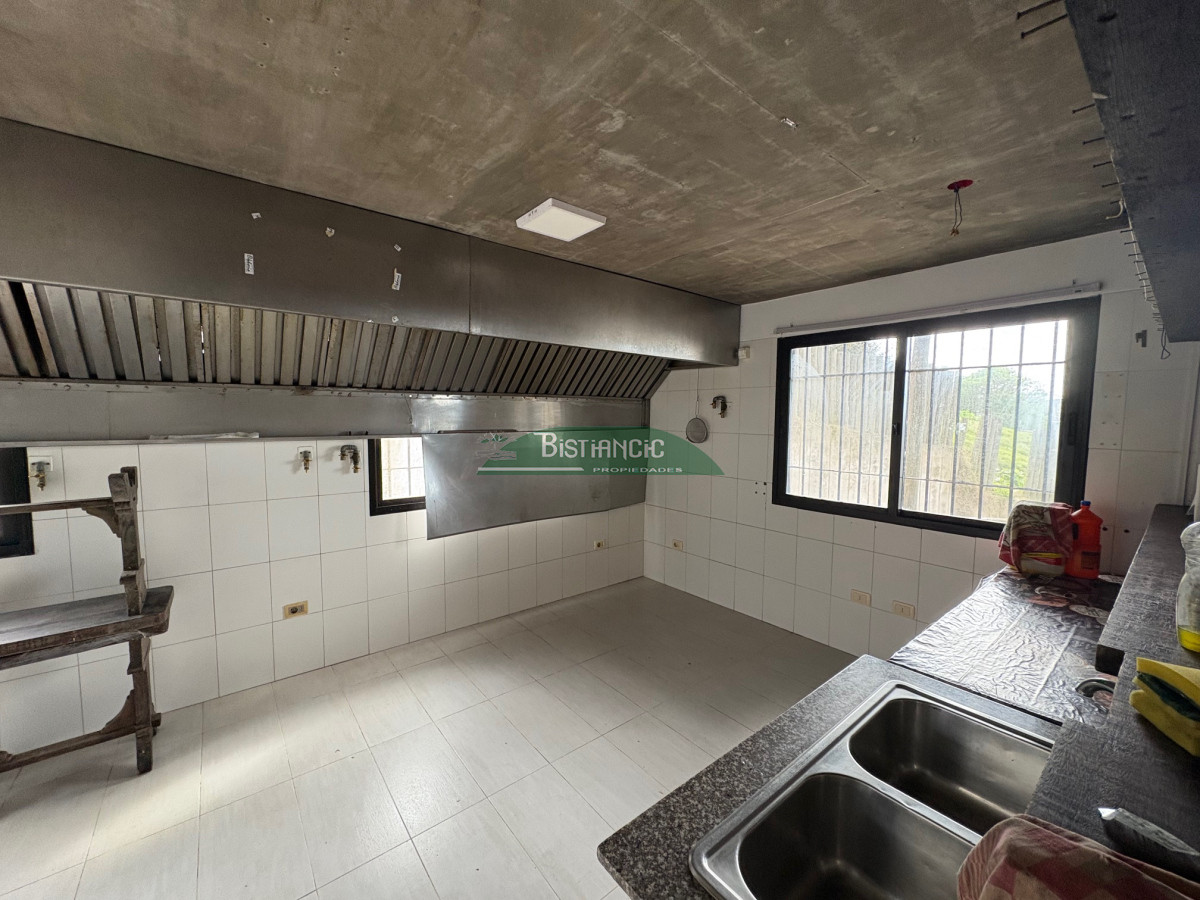Local Comercial ID.2989 - Restoran en Punta del Diablo frente al mar, con vivienda. Playa de los Pescadores