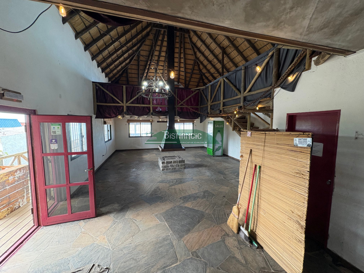 Local Comercial ID.2989 - Restoran en Punta del Diablo frente al mar, con vivienda. Playa de los Pescadores