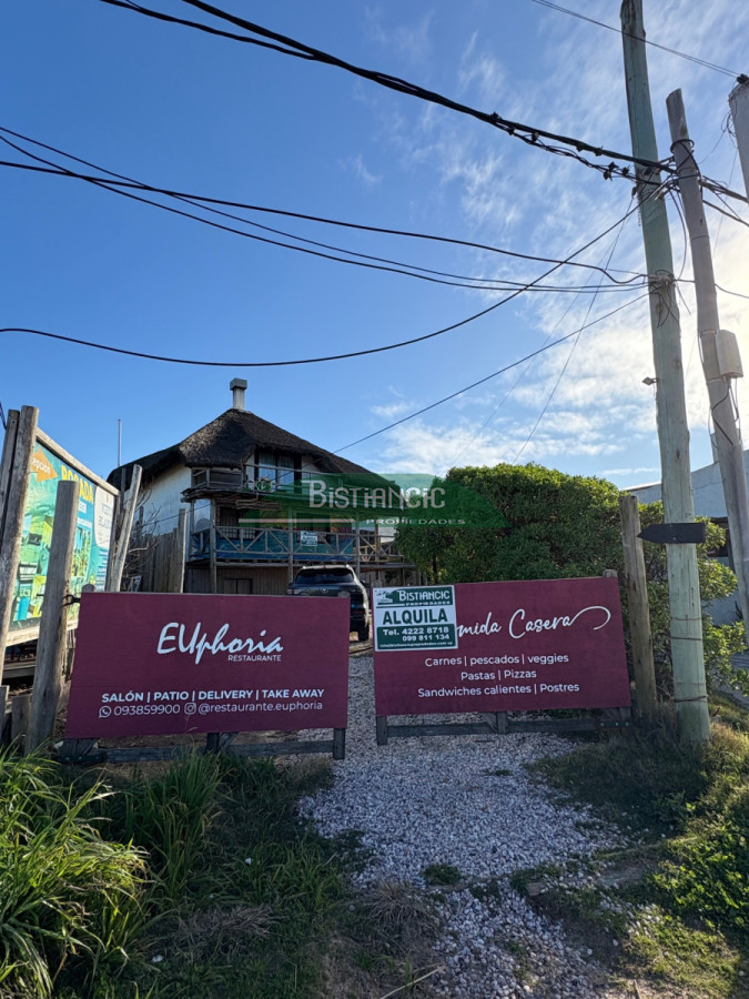 Local Comercial ID.2989 - Restoran en Punta del Diablo frente al mar, con vivienda. Playa de los Pescadores