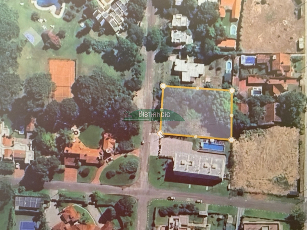 Terreno ID.3050 - Terreno de 1430 m2 en paradas Mansa, ideal edificio PB+2 PA. venta US$ 490.000.