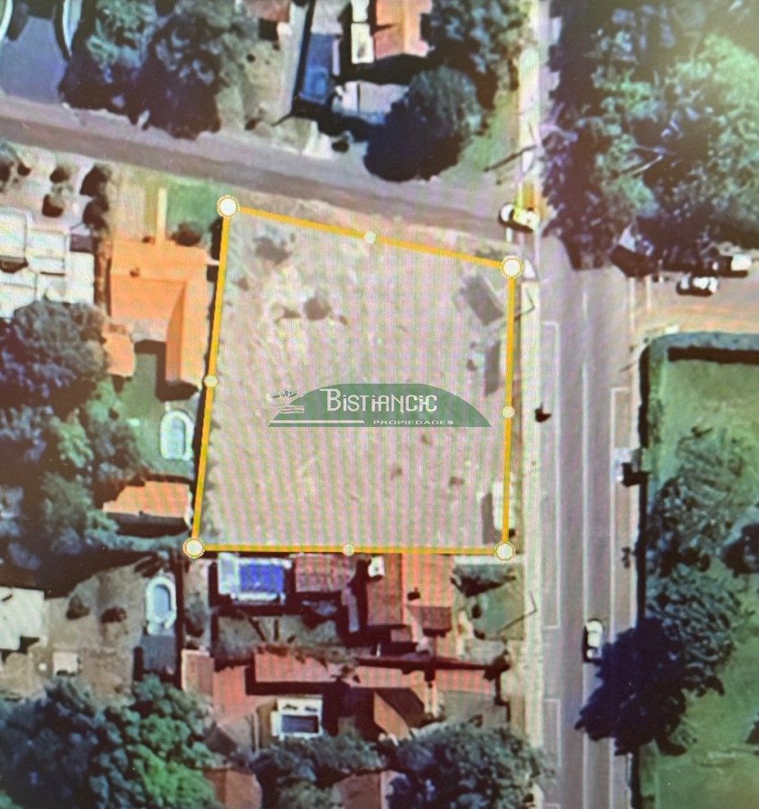 Terreno ID.3049 - Venta Terreno  zona playa mansa, para Edificio PB+3 PA  