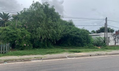 Terreno de 450m2, cont. Sarandí ideal construir deptos. para renta. Venta US$ 77.000.
