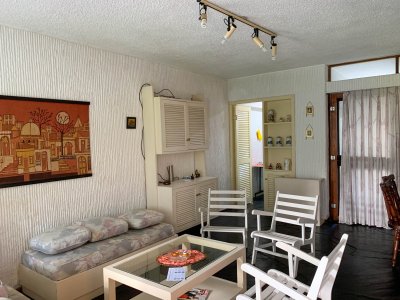 VENDO APARTAMENTO 2 DORMITORIOS CANTEGRIL PISCINA MUCAMAS - Ref : EQP5134