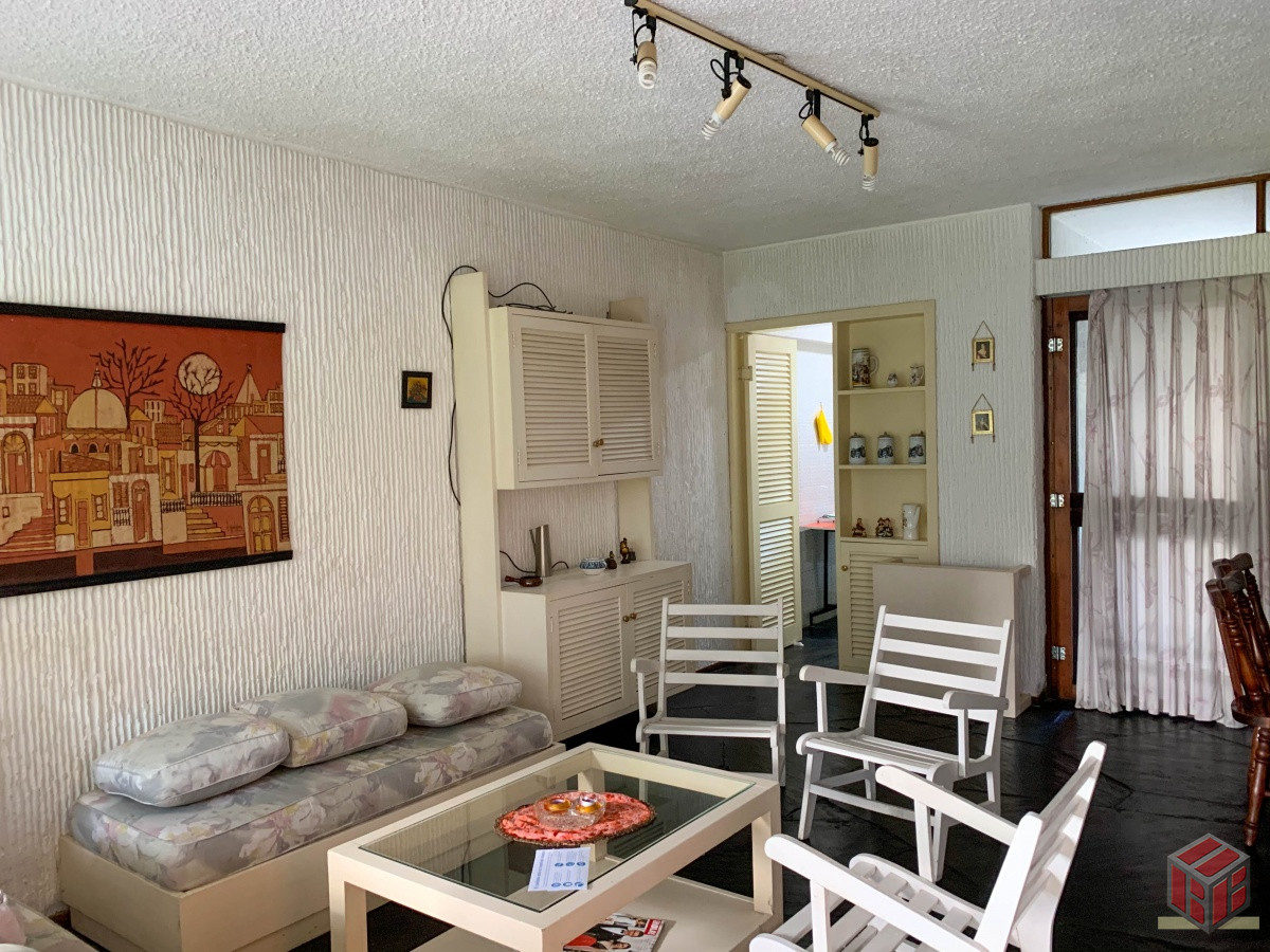 Apartamento ID.8556 - VENDO APARTAMENTO 2 DORMITORIOS CANTEGRIL PISCINA MUCAMAS