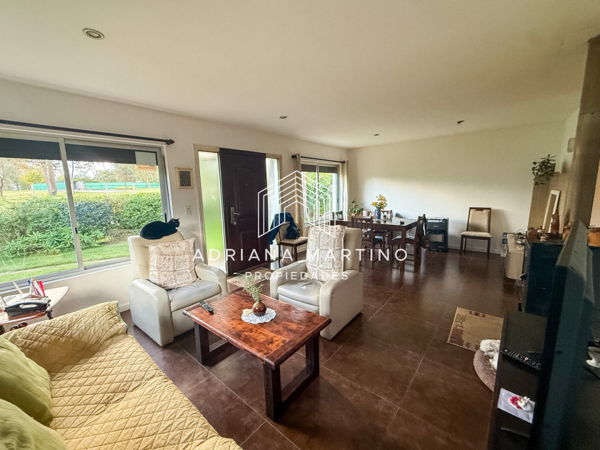 Casa ID.71780 - VENTA CASA 3 DORMITORIOS + LOFT 2 SUITES JARDINES DE CORDOBA ALADO DE BARRIO PRIVADO PUNTA DEL ESTE