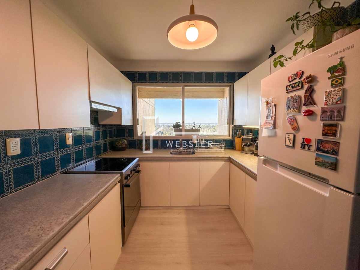 Apartamento ID.1534 - VENTA PISO ALTO APARTAMENTO 2 DORMITORIOS 2 BAÑOS SOL CASI TODO EL DIA, CONTRUCCION EXCEPCIONAL PUNTA DEL ESTE CANTEGRIL
