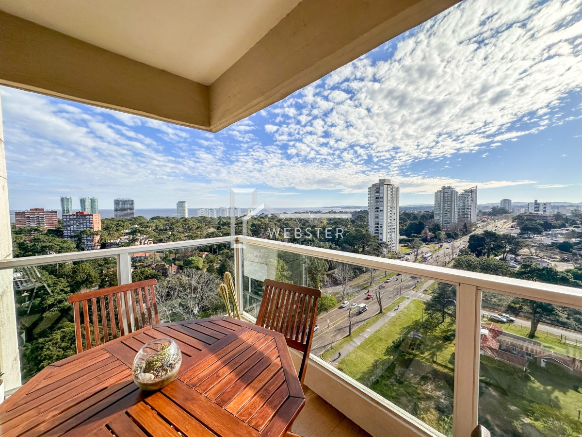 Apartamento ID.1534 - VENTA PISO ALTO APARTAMENTO 2 DORMITORIOS 2 BAÑOS SOL CASI TODO EL DIA, CONTRUCCION EXCEPCIONAL PUNTA DEL ESTE CANTEGRIL
