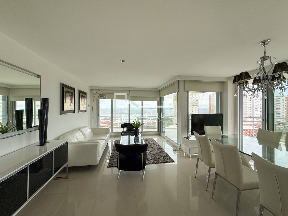 Apartamento ID.2088 - VENTA APARTAMENTO 3 DORMITORIOS EN SUITE MAS DEPENDENCIA DE SERVICIO COMPLETA AMPLIO PLAYA MANSA