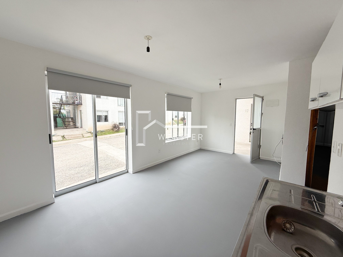Apartamento ID.2280 - VENTA APARTAMENTO TIPO CASITA PLANTA BAJA EXCELENTE RENTABILIDAD MALDONADO 2 DORMITORIOS 1 BAÑO