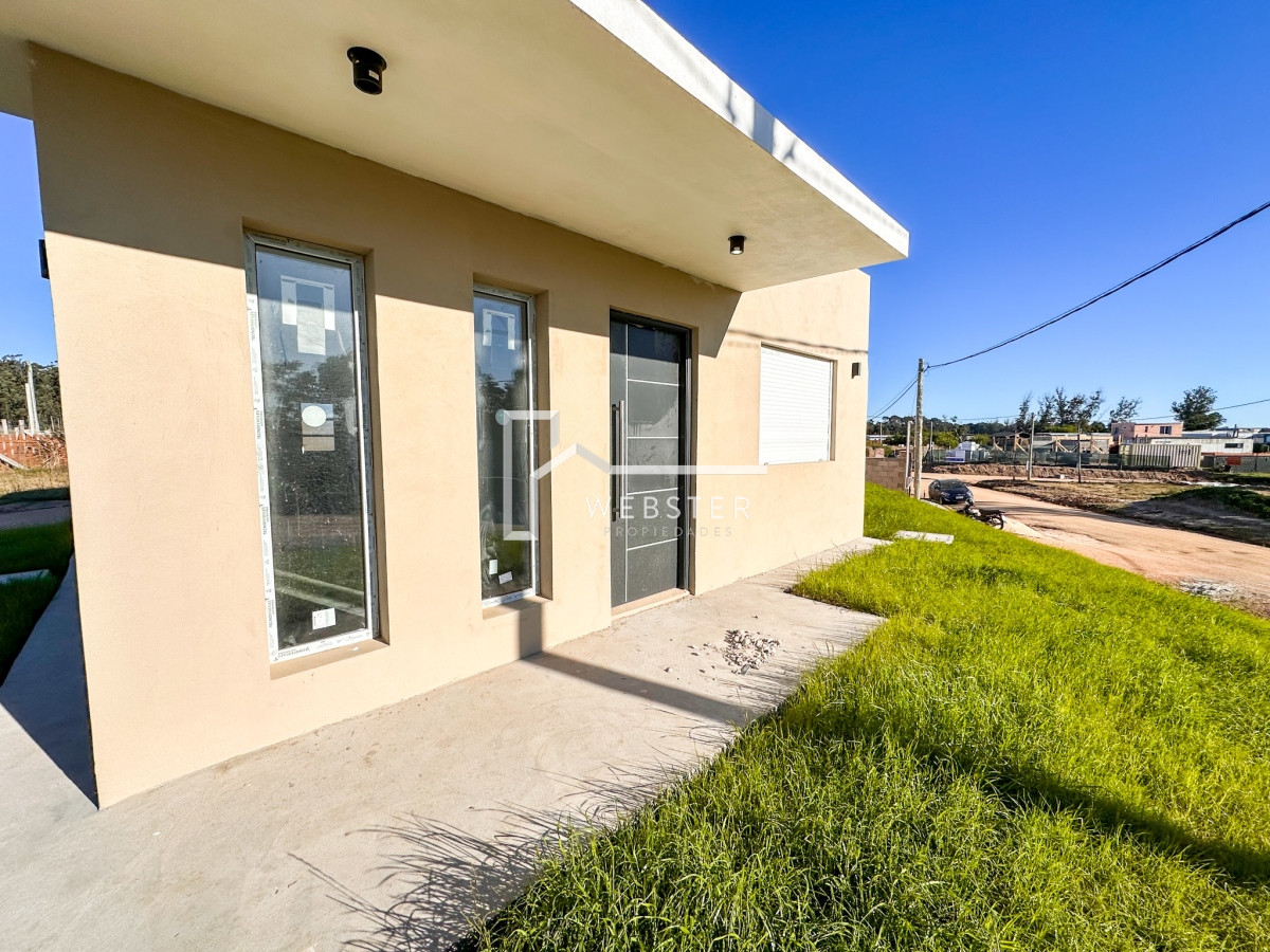 Casa ID.1542 - VENTA CASAS 2 DORMITORIOS 1 BAÑO A ESTRENAR 4H  APTA PARA BANCO FINANCIADAS