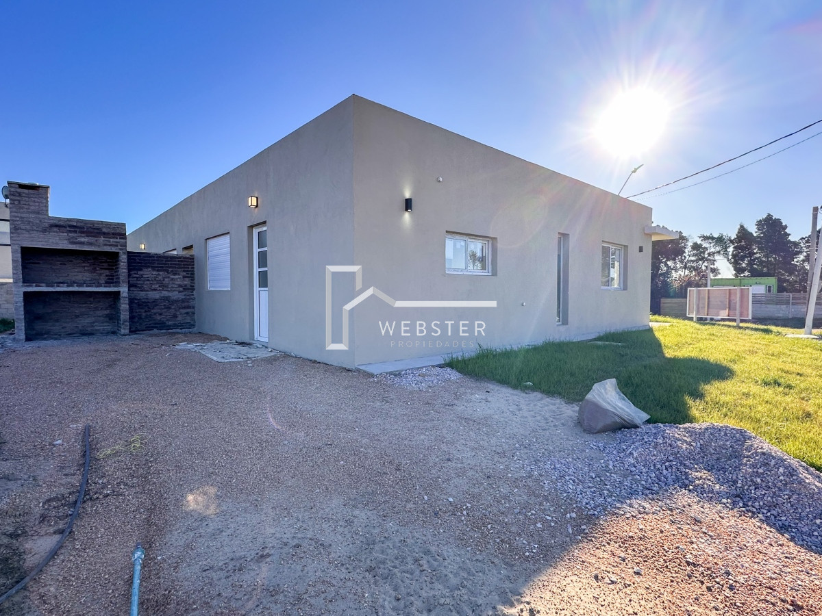 Casa ID.1542 - VENTA CASAS 2 DORMITORIOS 1 BAÑO A ESTRENAR 4H  APTA PARA BANCO FINANCIADAS