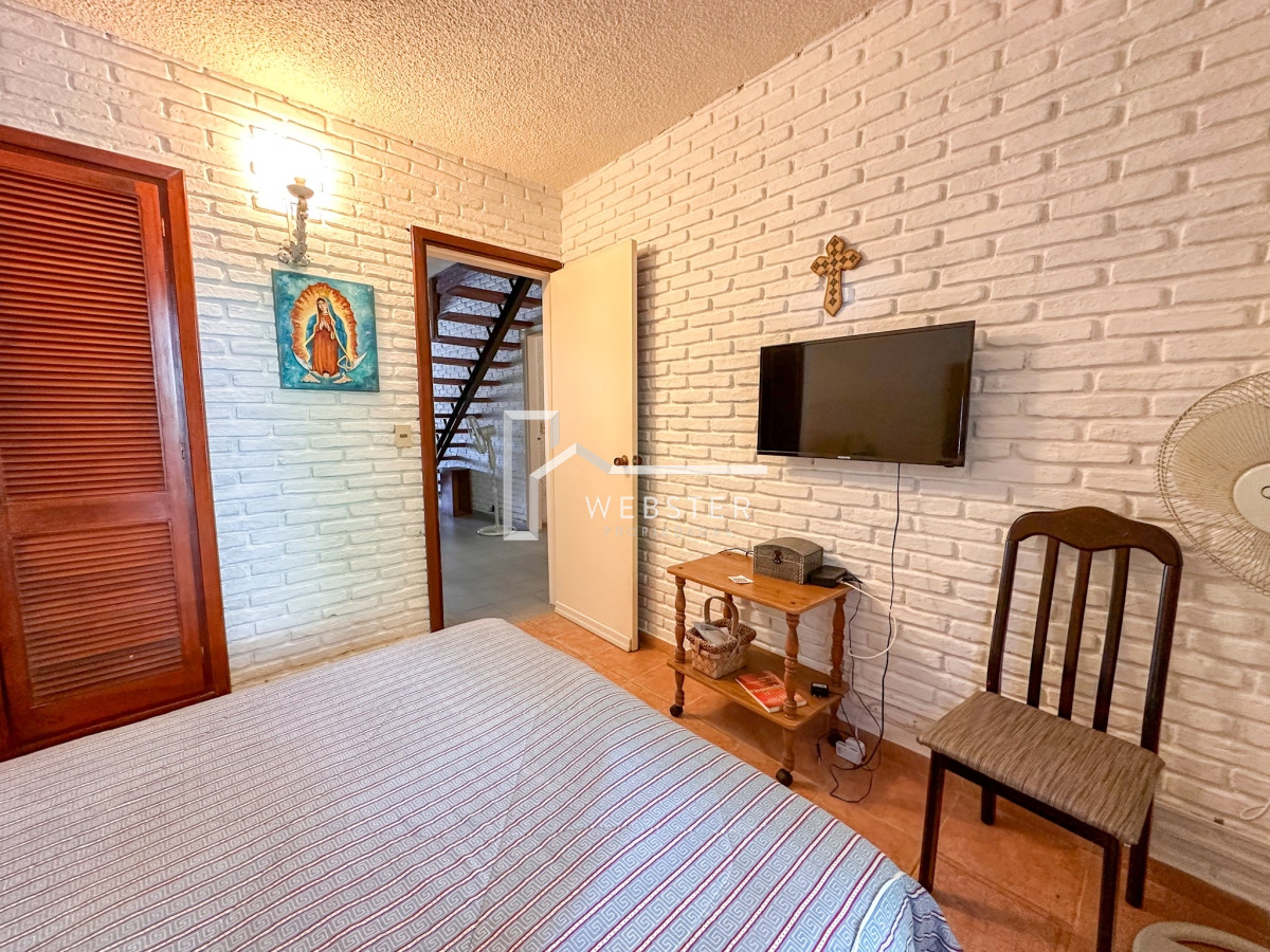 Casa ID.1661 - ALQUILER TEMPORADA PUNTA DEL ESTE CASA 4 DORMITORIOS 3 BAÑOS PARA 14 PERSONAS IMPERDIBLE A 2 CUADRAS DEL MAR MANSA 