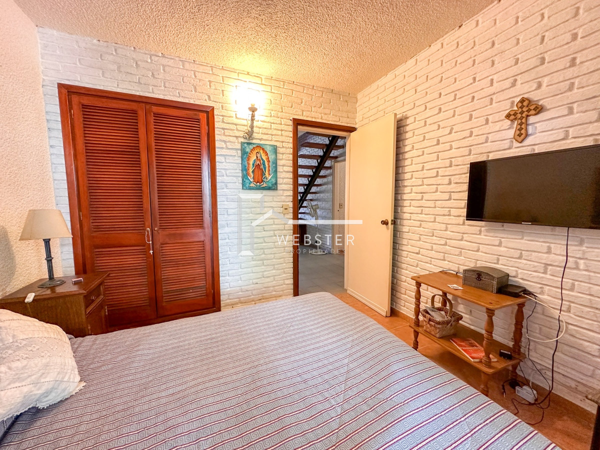 Casa ID.1661 - ALQUILER TEMPORADA PUNTA DEL ESTE CASA 4 DORMITORIOS 3 BAÑOS PARA 14 PERSONAS IMPERDIBLE A 2 CUADRAS DEL MAR MANSA 