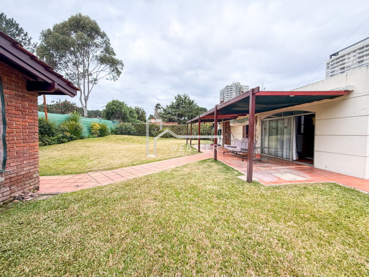 Casa ID.2851 - ALQUILER ANUAL AMPLIA CASA 3 DORMITORIOS 2 BAÑOS CANTEGRIL PUNTA DEL ESTE EXCELENTE CONSTRUCCION 