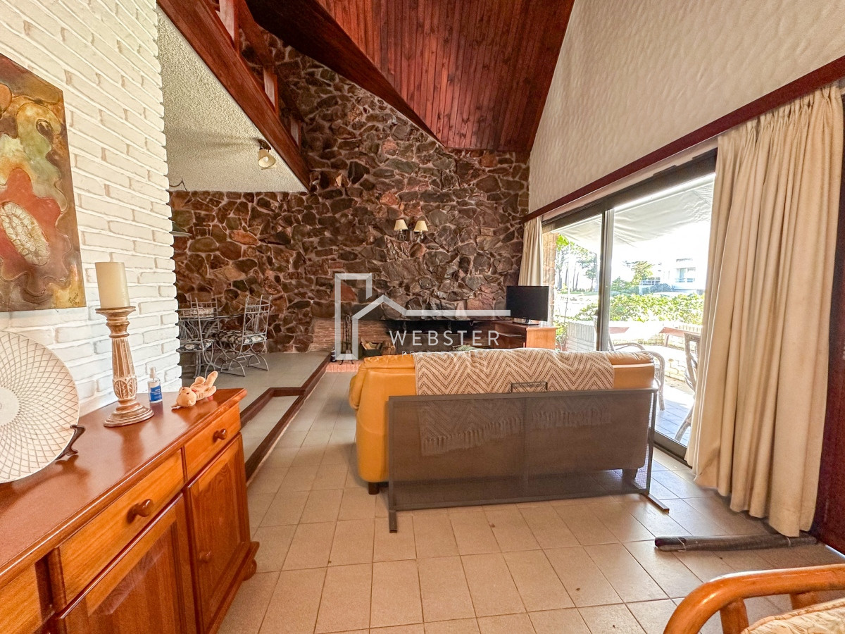 Casa ID.1661 - ALQUILER TEMPORADA PUNTA DEL ESTE CASA 4 DORMITORIOS 3 BAÑOS PARA 14 PERSONAS IMPERDIBLE A 2 CUADRAS DEL MAR MANSA 