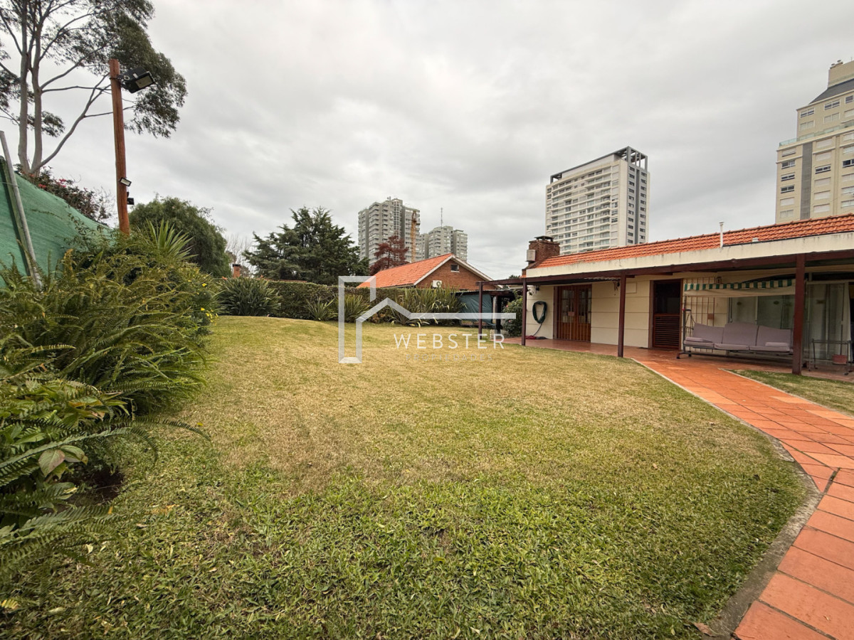 Casa ID.2851 - ALQUILER ANUAL AMPLIA CASA 3 DORMITORIOS 2 BAÑOS CANTEGRIL PUNTA DEL ESTE EXCELENTE CONSTRUCCION 