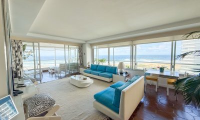 VENTA APARTAMENTO PRIMERA LINEA BRAVA 4 DORMITORIOS Y SERVICIO COMPLETO GRAN PLANTA VISTA DIRECTA A LA BRAVA