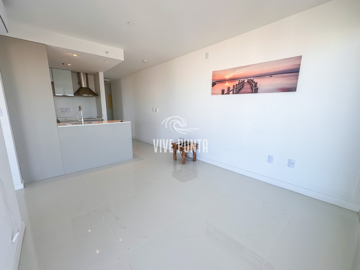 Apartamento ID.686 - ALQUILER ANUAL 1 DORMITORIO PISO ALTO SIN MUEBLES PUNTA DEL ESTE AIDY GRILL