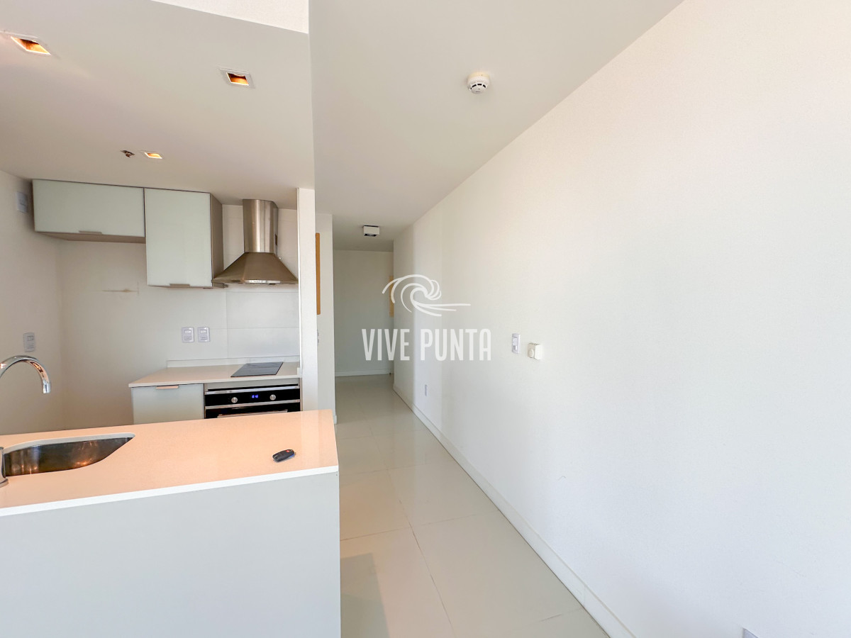 Apartamento ID.686 - ALQUILER ANUAL 1 DORMITORIO PISO ALTO SIN MUEBLES PUNTA DEL ESTE AIDY GRILL