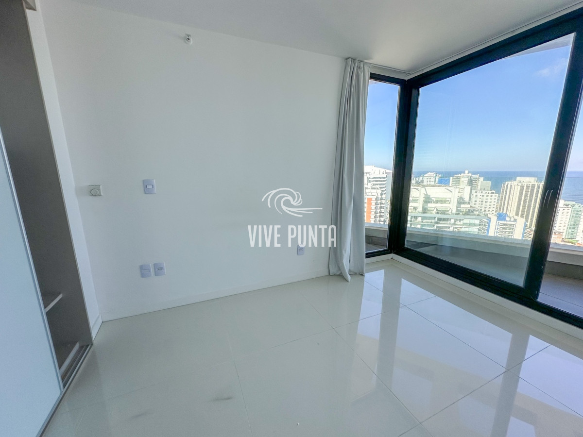 Apartamento ID.686 - ALQUILER ANUAL 1 DORMITORIO PISO ALTO SIN MUEBLES PUNTA DEL ESTE AIDY GRILL