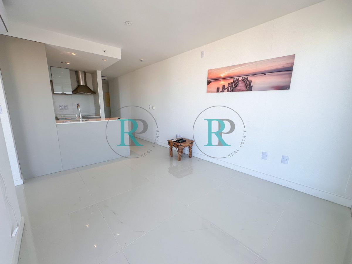Apartamento ID.1674 - ALQUILER ANUAL 1 DORMITORIO PISO ALTO SIN MUEBLES PUNTA DEL ESTE AIDY GRILL