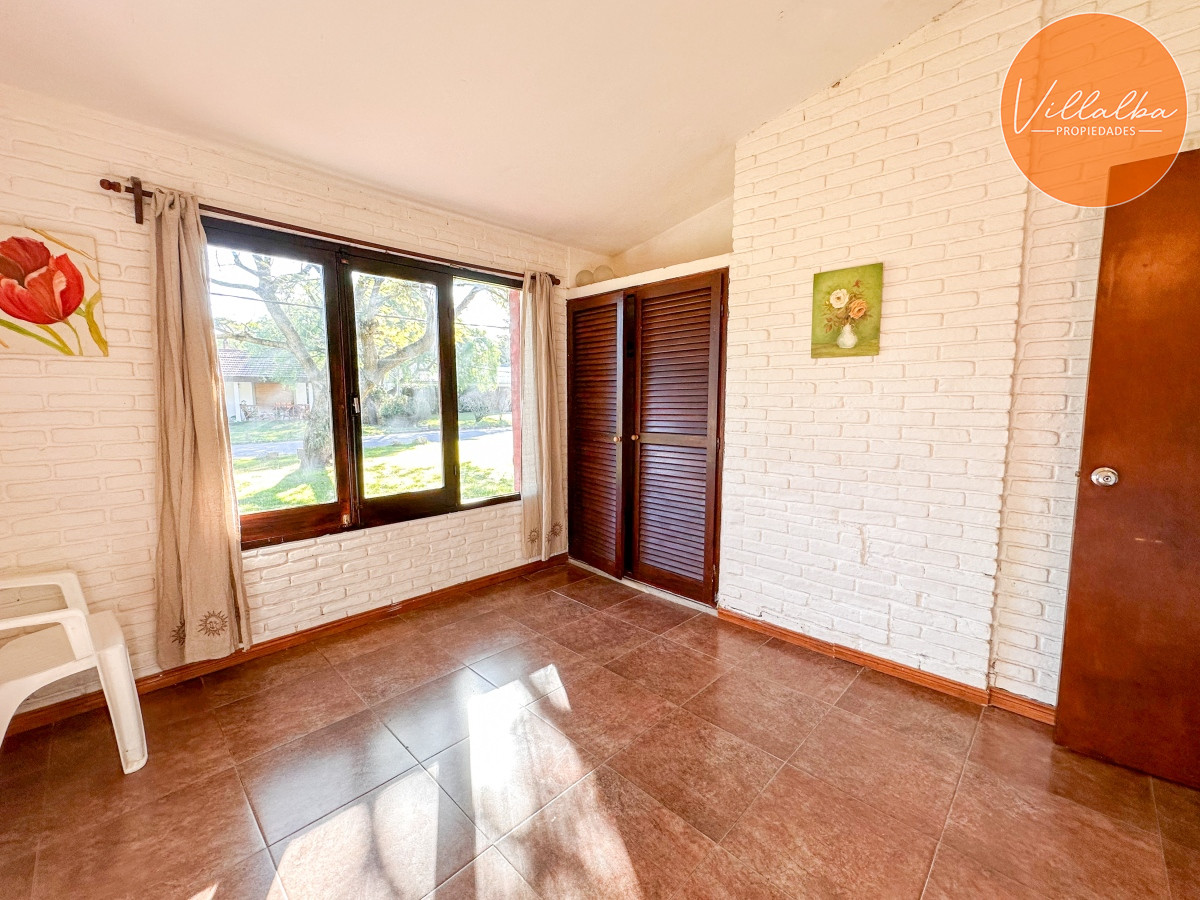 Apartamento ID.3168 - VENTA CASA 4 DORMITORIOS 3 BAÑOS EXCELENTE IMPECABLE ESTADO PINARES A METROS DEL MAR