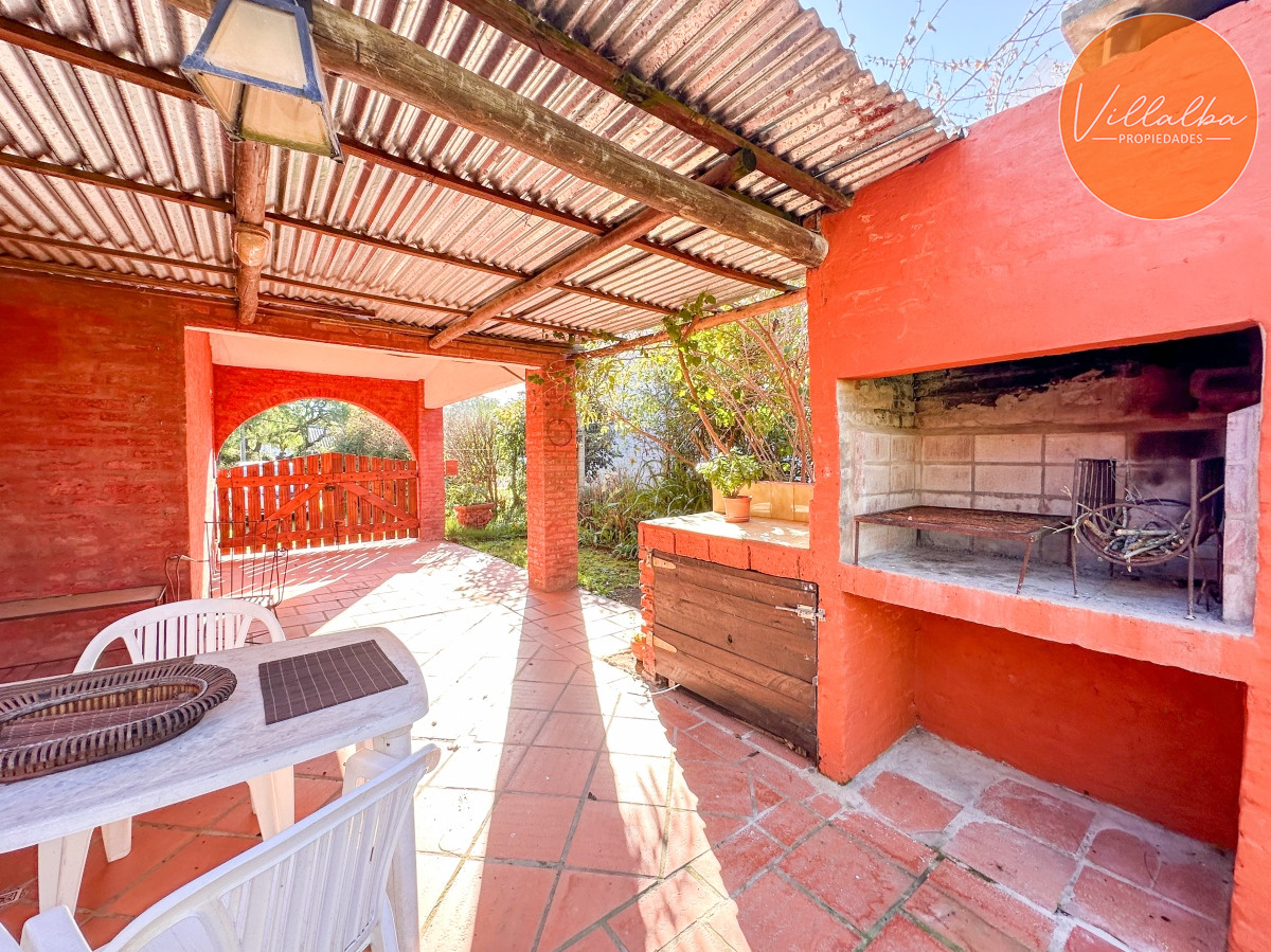 Apartamento ID.3168 - VENTA CASA 4 DORMITORIOS 3 BAÑOS EXCELENTE IMPECABLE ESTADO PINARES A METROS DEL MAR