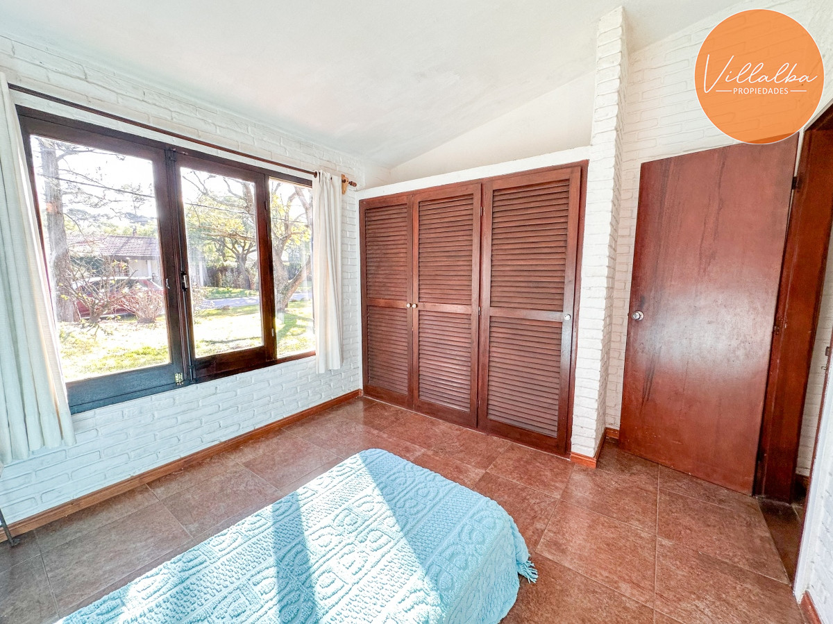 Apartamento ID.3168 - VENTA CASA 4 DORMITORIOS 3 BAÑOS EXCELENTE IMPECABLE ESTADO PINARES A METROS DEL MAR