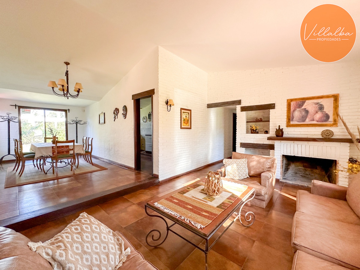Apartamento ID.3168 - VENTA CASA 4 DORMITORIOS 3 BAÑOS EXCELENTE IMPECABLE ESTADO PINARES A METROS DEL MAR