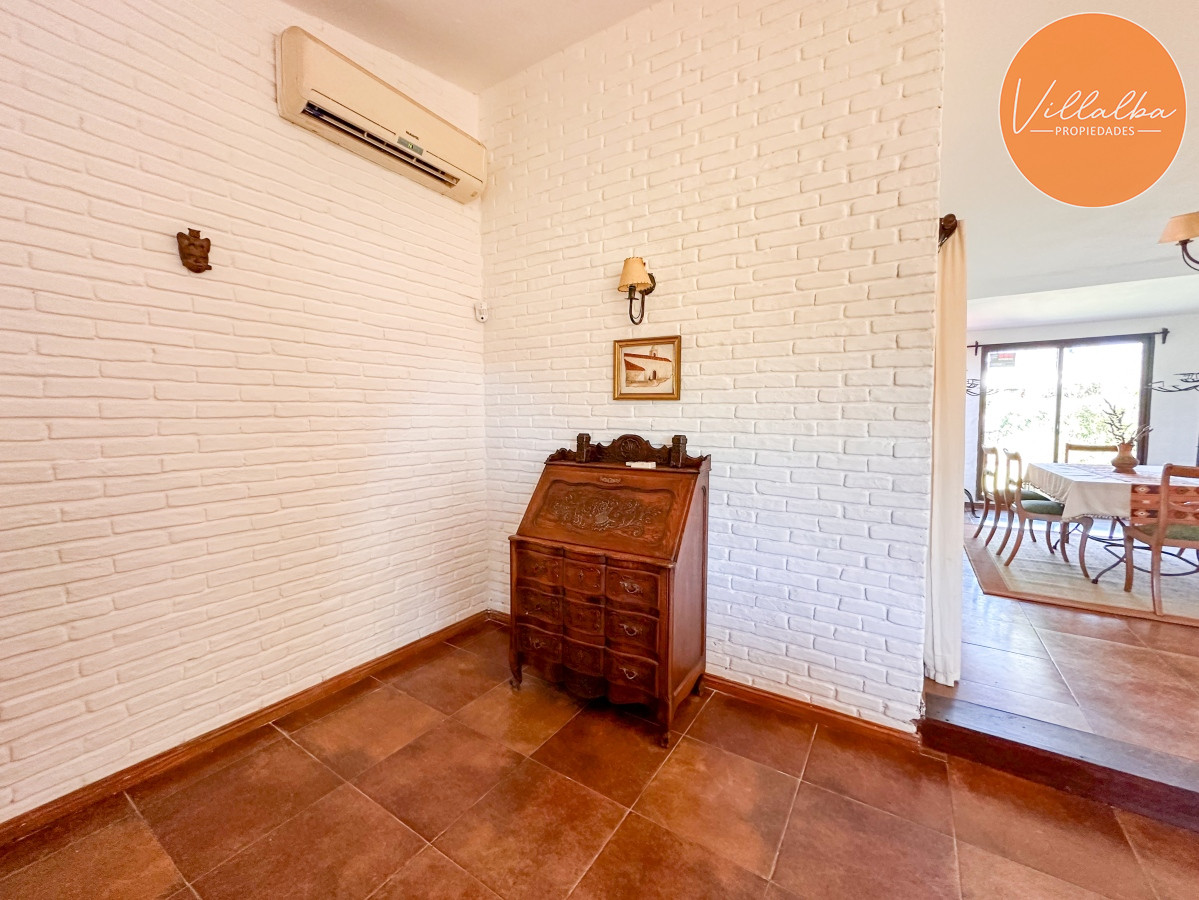 Apartamento ID.3168 - VENTA CASA 4 DORMITORIOS 3 BAÑOS EXCELENTE IMPECABLE ESTADO PINARES A METROS DEL MAR