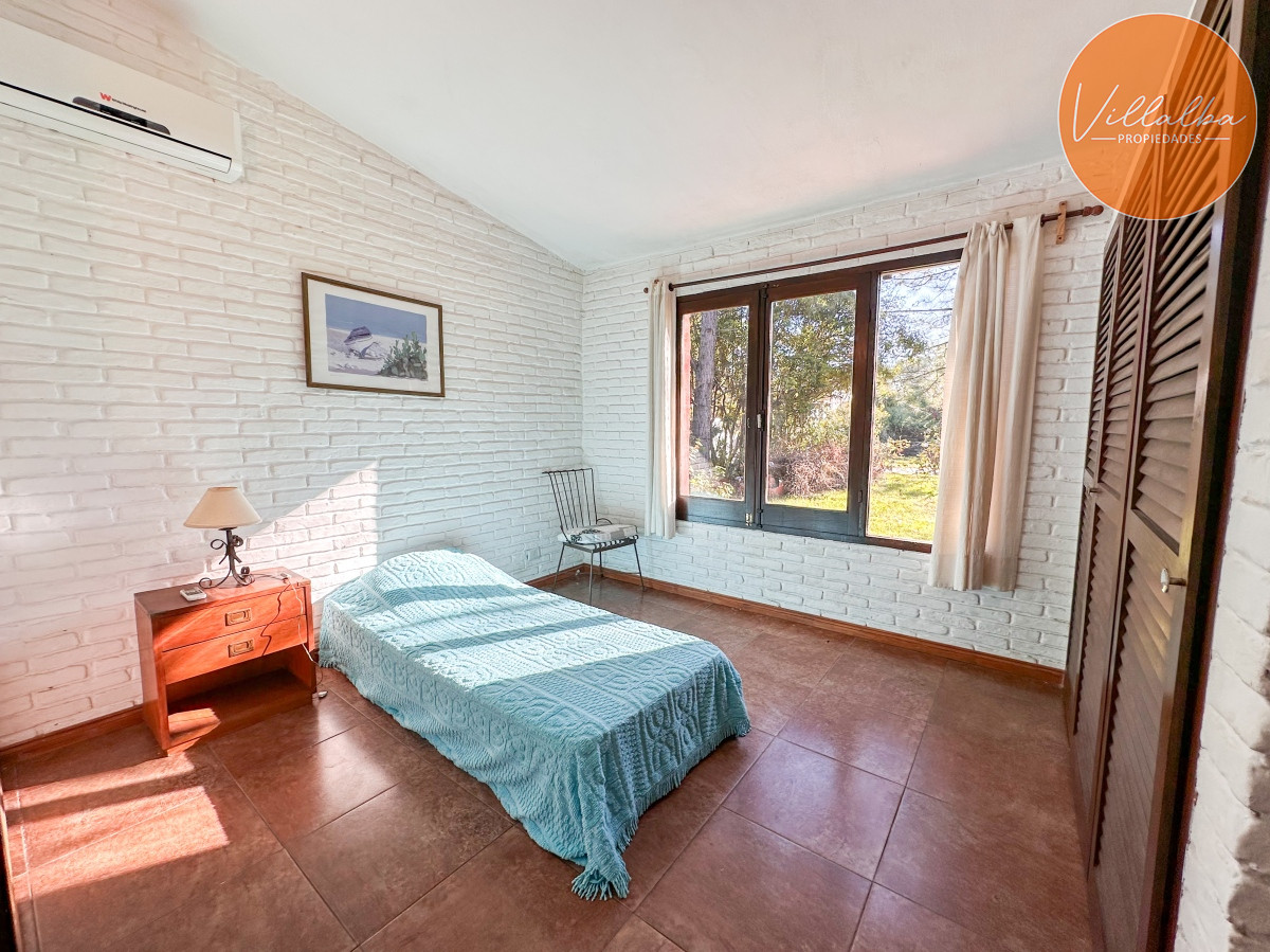 Apartamento ID.3168 - VENTA CASA 4 DORMITORIOS 3 BAÑOS EXCELENTE IMPECABLE ESTADO PINARES A METROS DEL MAR