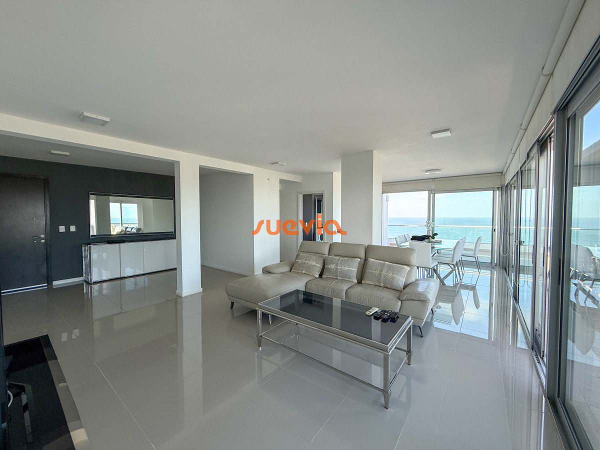 ALQUILER INVERNAL DESDE 1ERO MARZO 2025 PENTHOUSE 2DA LINEA BRAVA 3 DORMITORIOS - GoPunta - Portal Inmobiliario de Punta del Este - Maldonado
