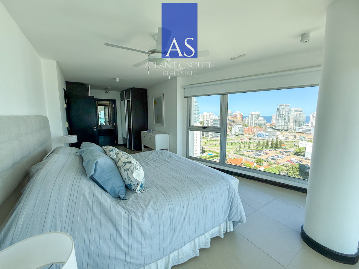 Apartamento ID.4002 - Apartamento 3 dormitorios en torre de categoría con vista al mar garage Playa Mansa